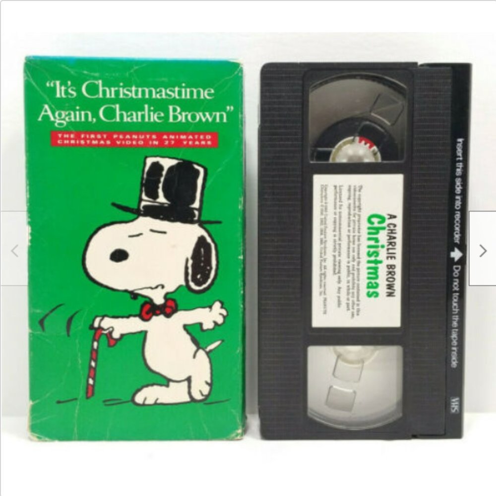 Lot of 2 Charlie Brown VHS 4679E1M